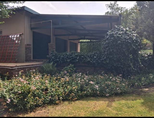 5 BEDROOM PROPERTY TO RENT IN MEYERVILLE